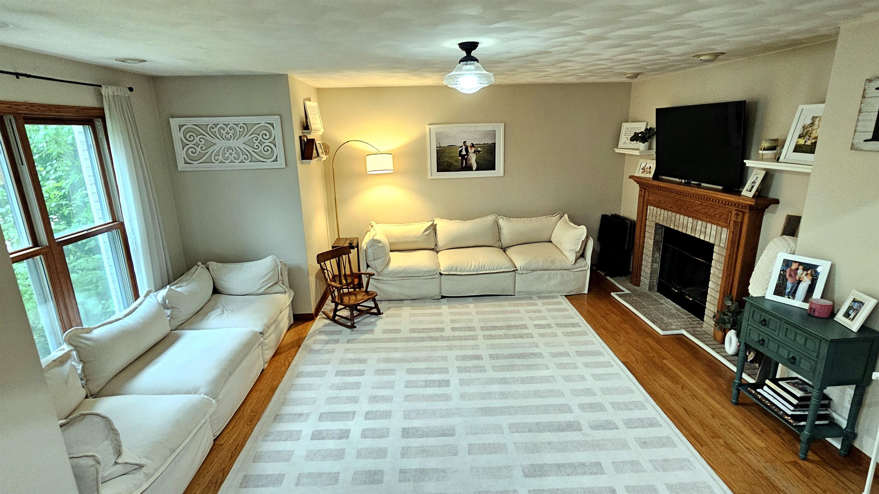 8411 RIDGEVIEW Court