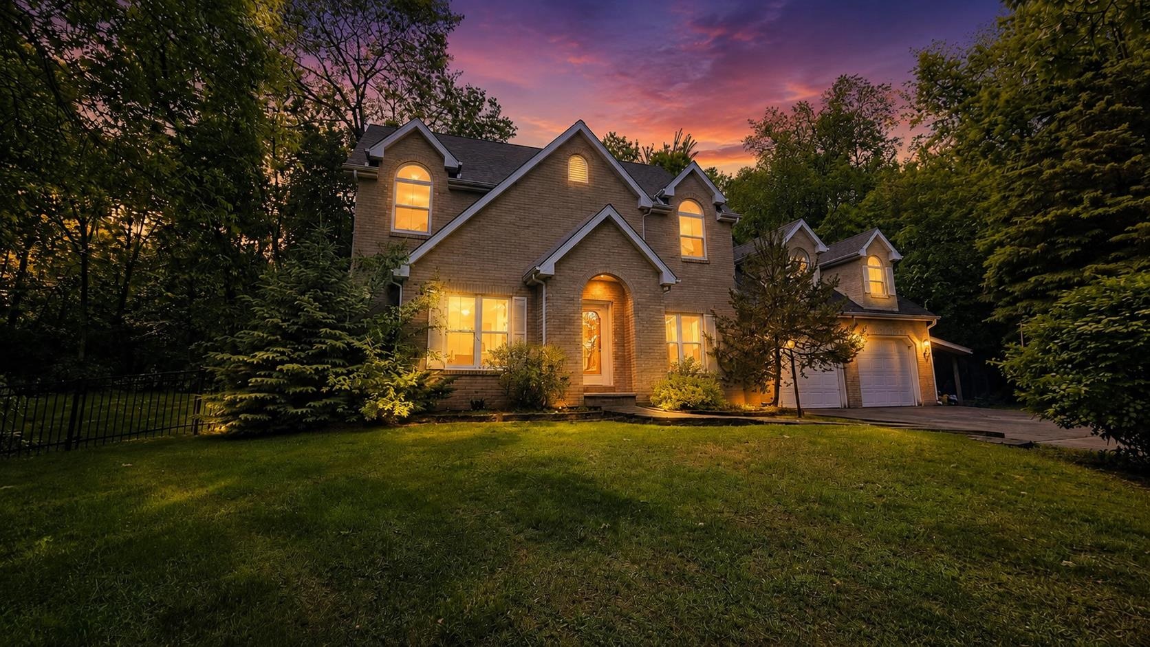 8411 RIDGEVIEW Court
