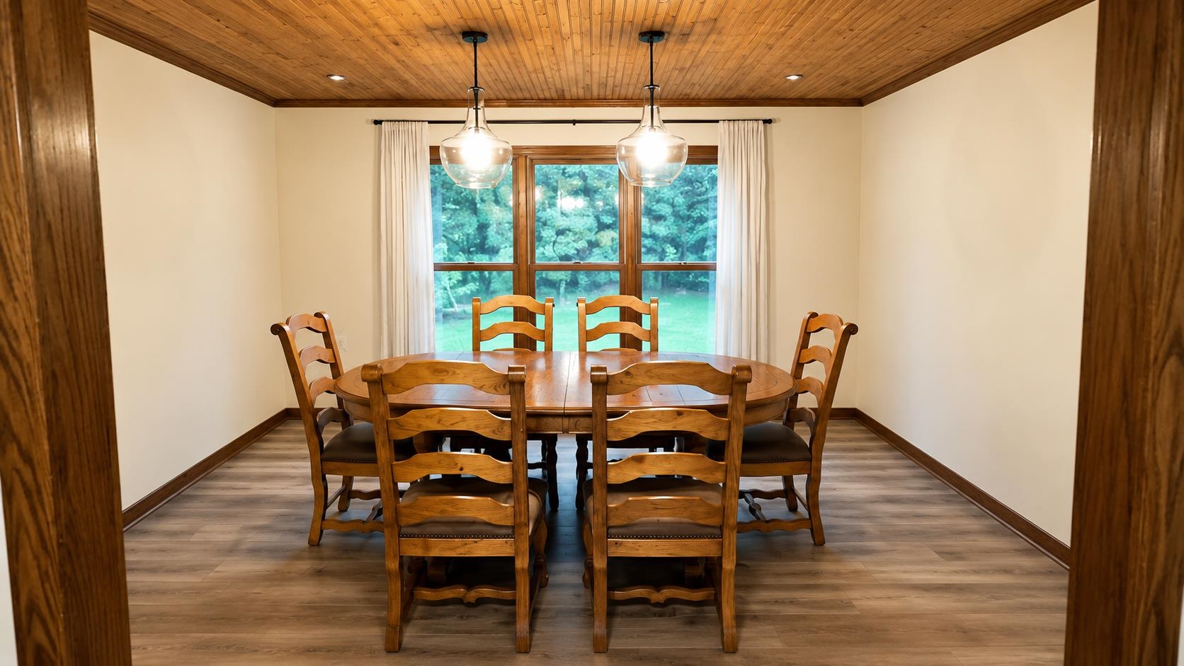 8411 RIDGEVIEW Court