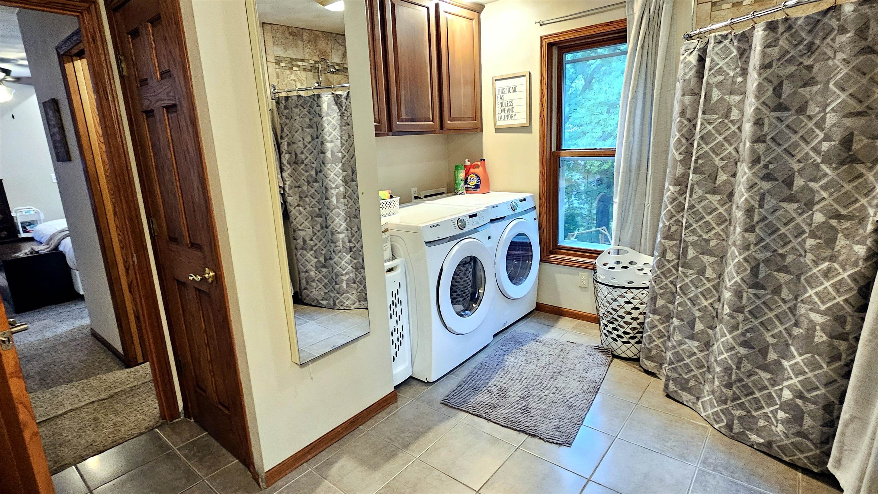 8411 RIDGEVIEW Court