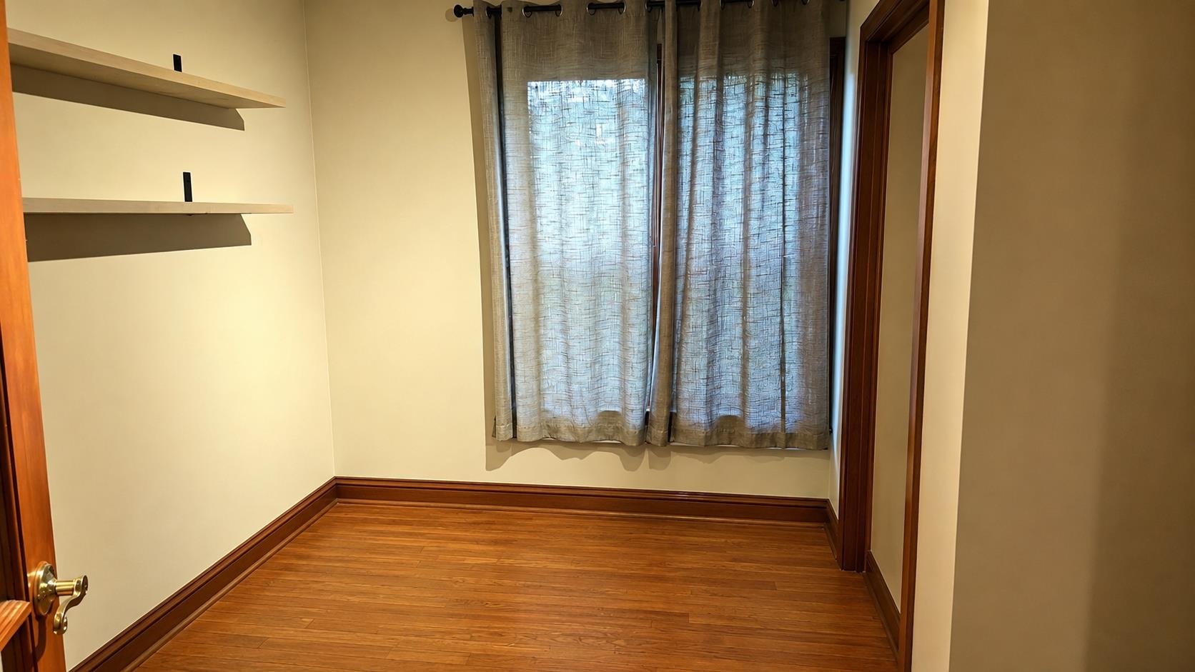 8411 RIDGEVIEW Court