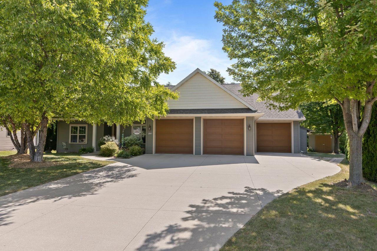 1841 MARTINGALE Lane
