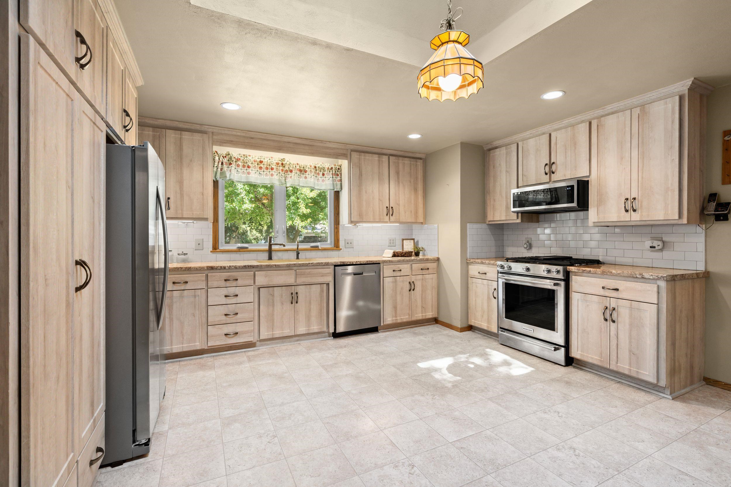 533 WILDWOOD Drive