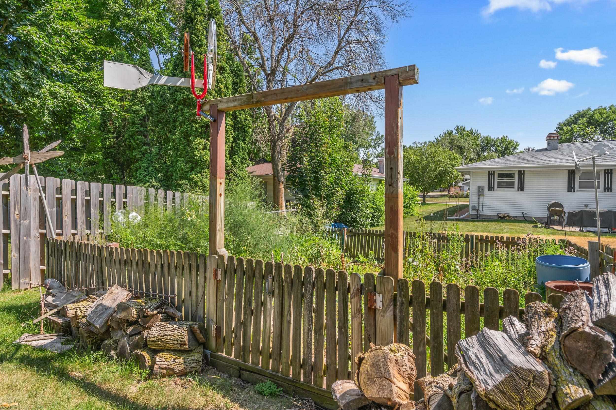 533 WILDWOOD Drive