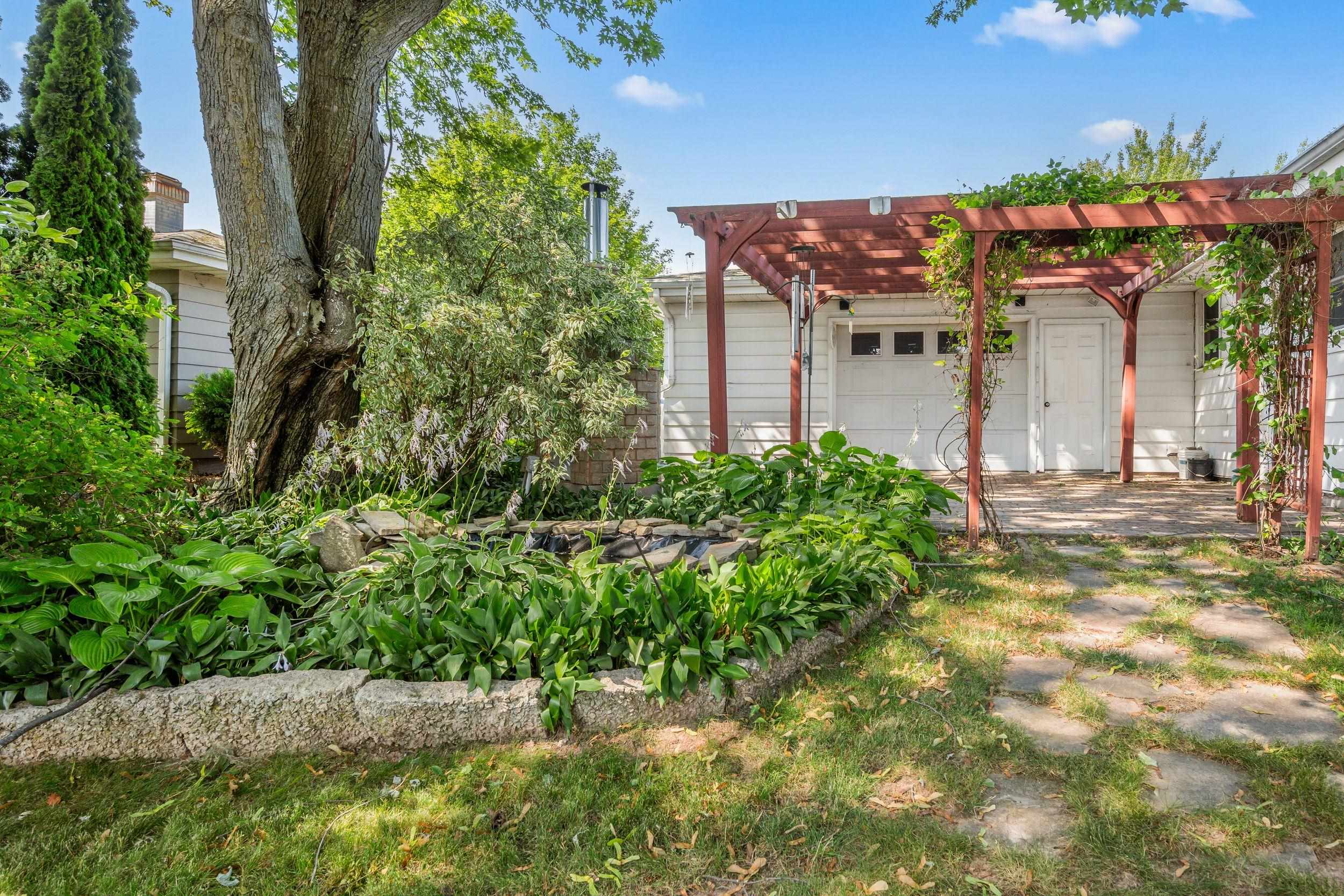 533 WILDWOOD Drive