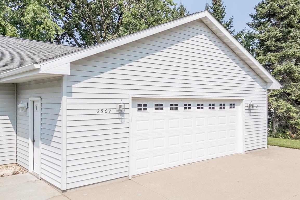 2507 N LISA Street