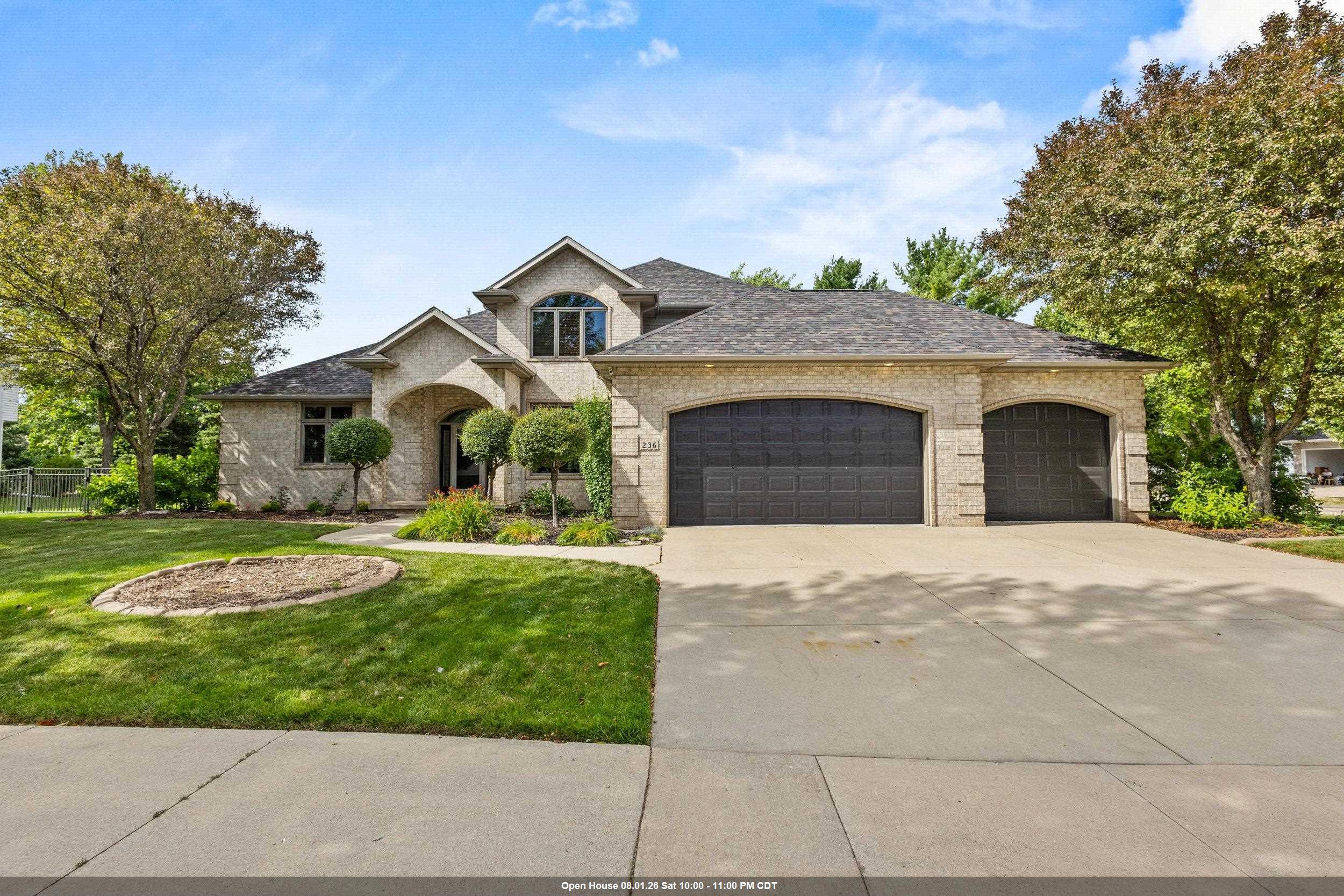 236 E THORNBROOK Lane