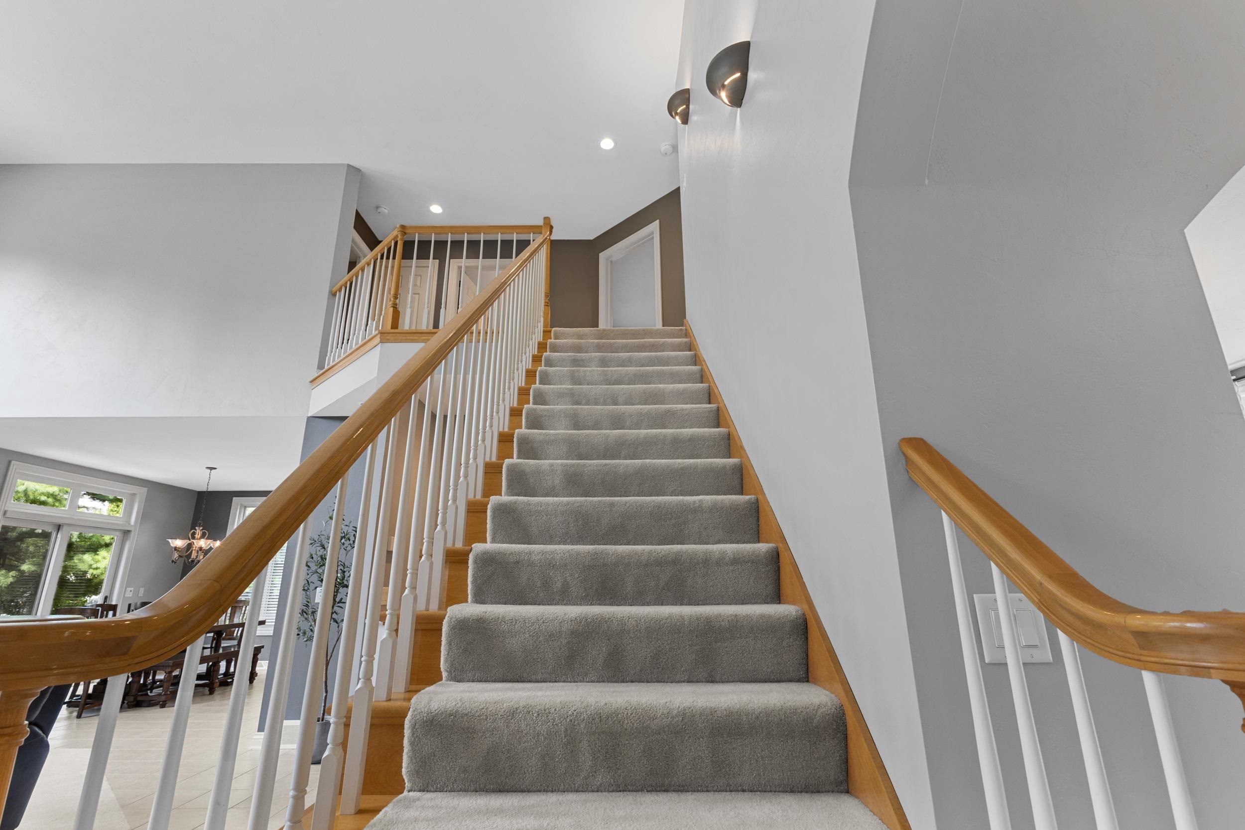 236 E THORNBROOK Lane