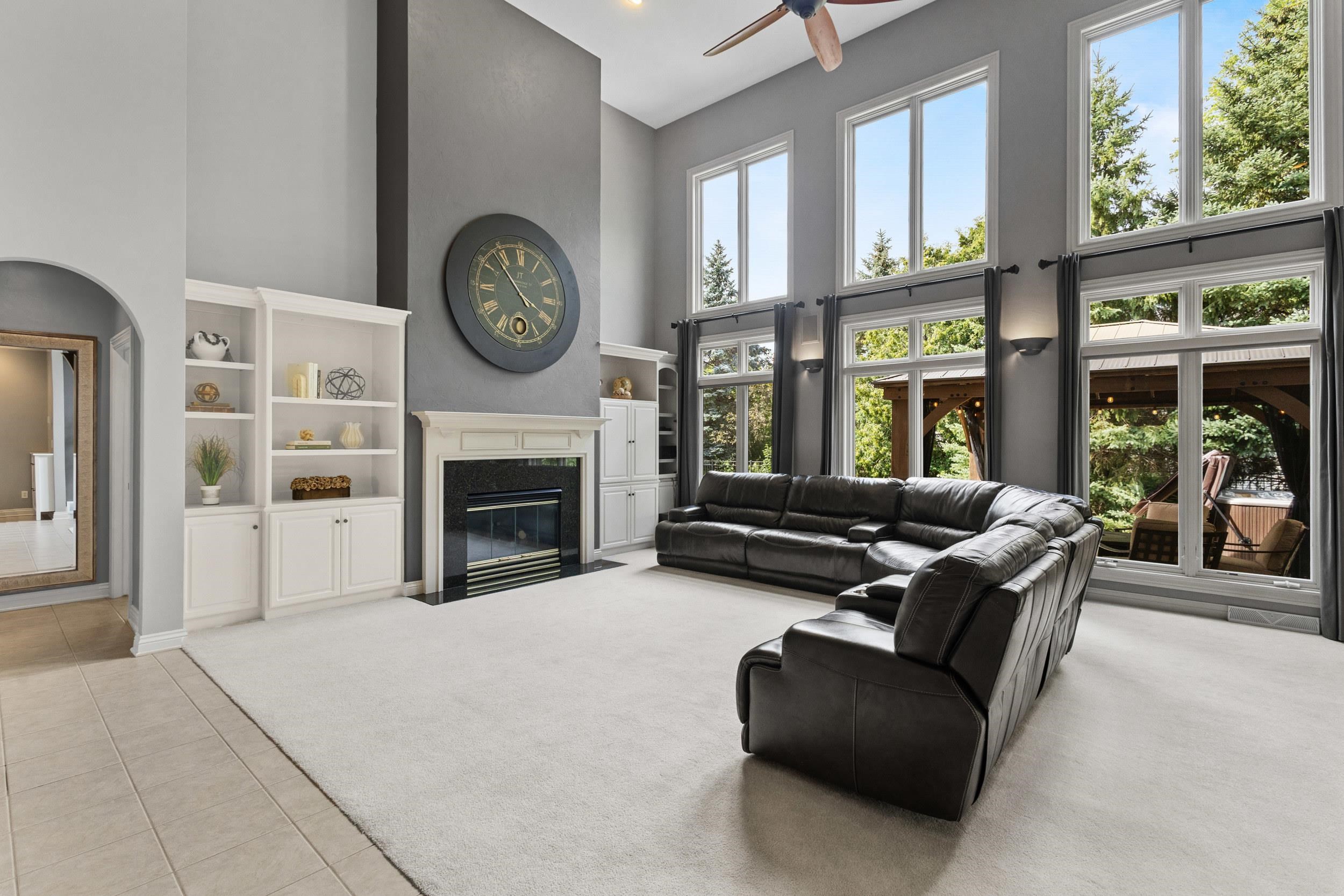236 E THORNBROOK Lane