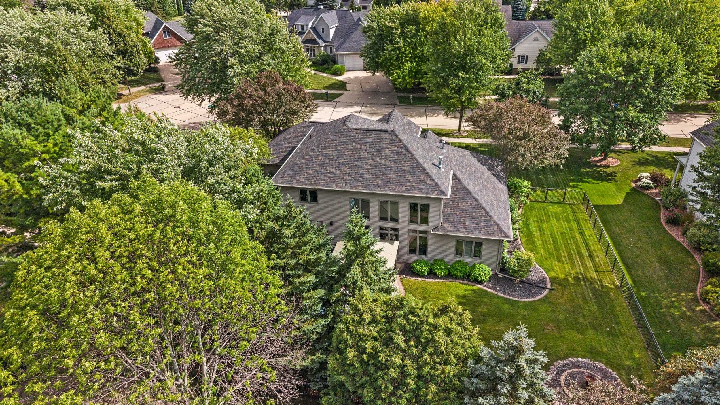 236 E THORNBROOK Lane