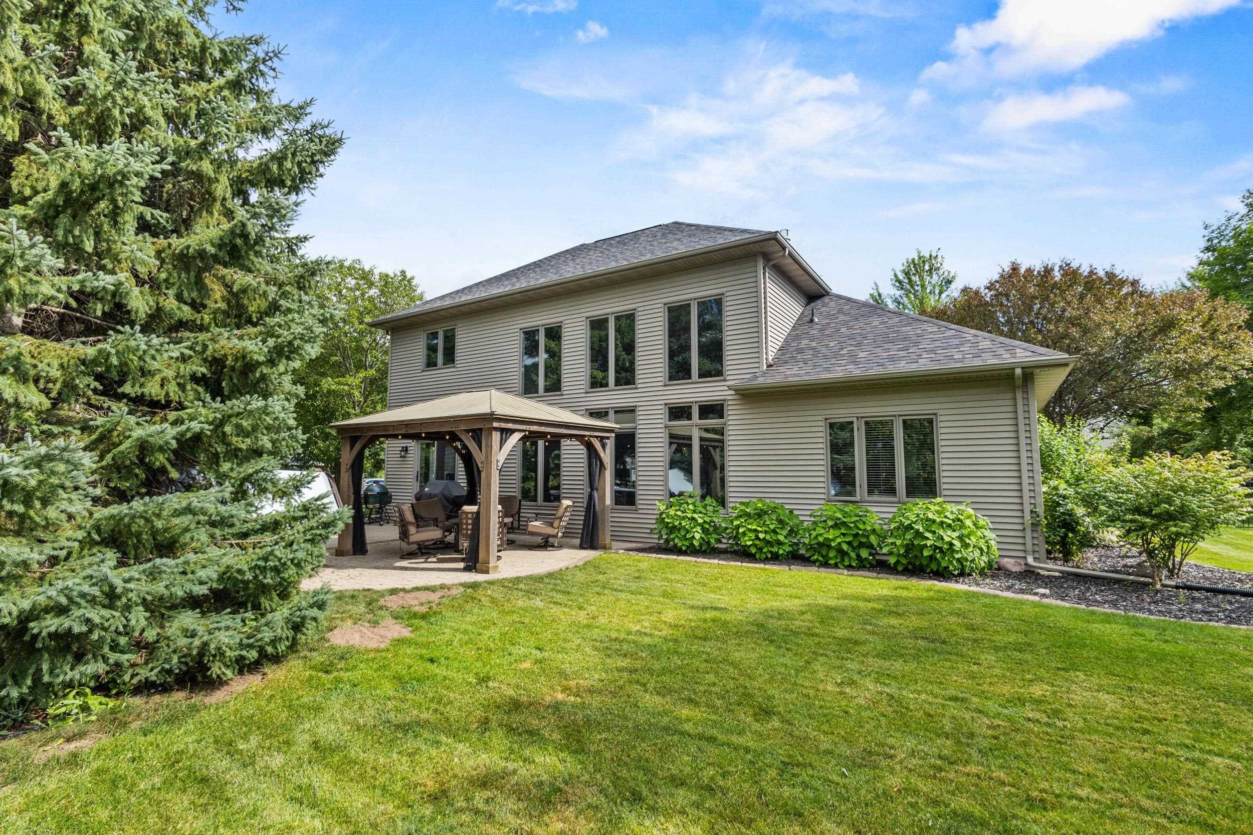 236 E THORNBROOK Lane