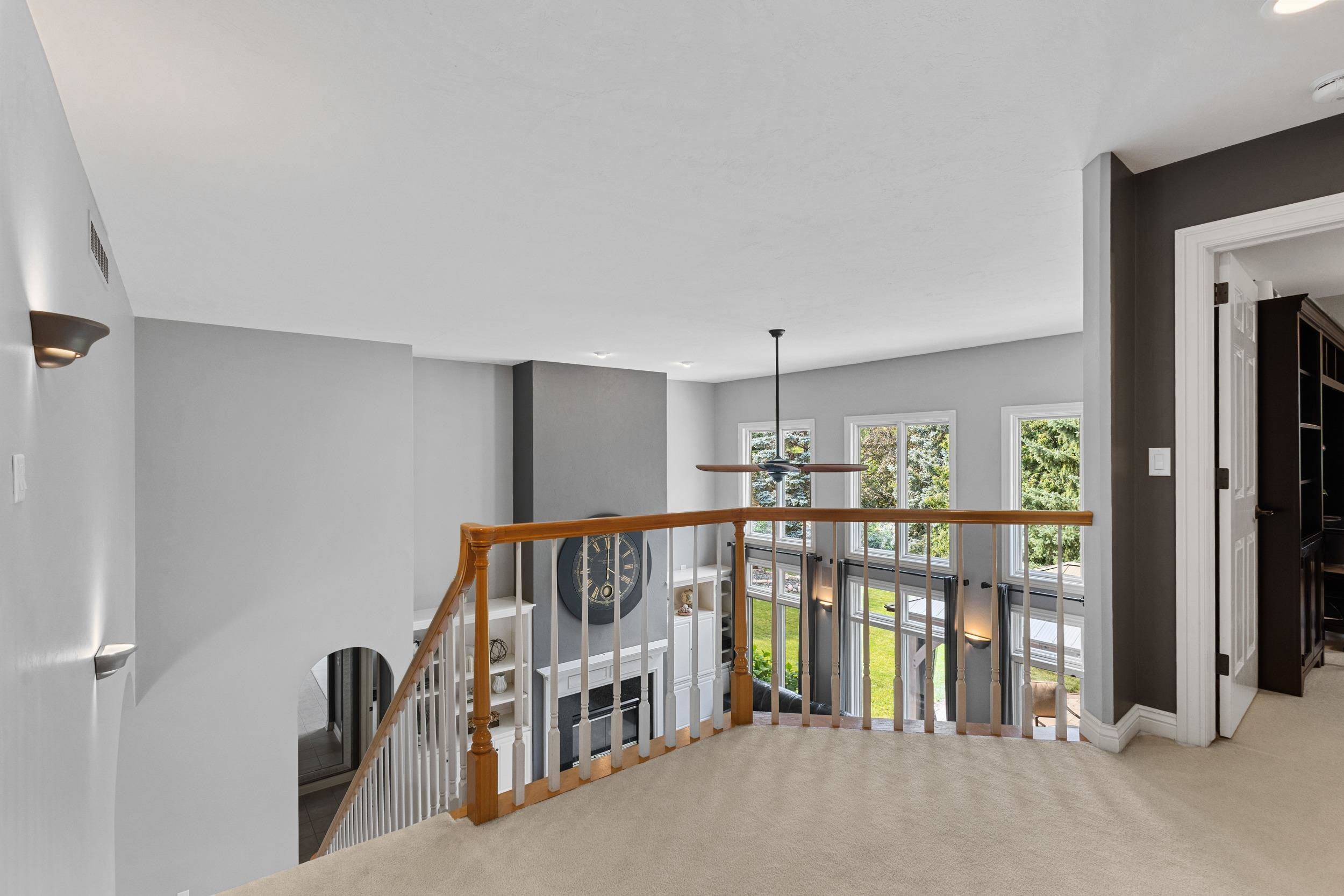 236 E THORNBROOK Lane