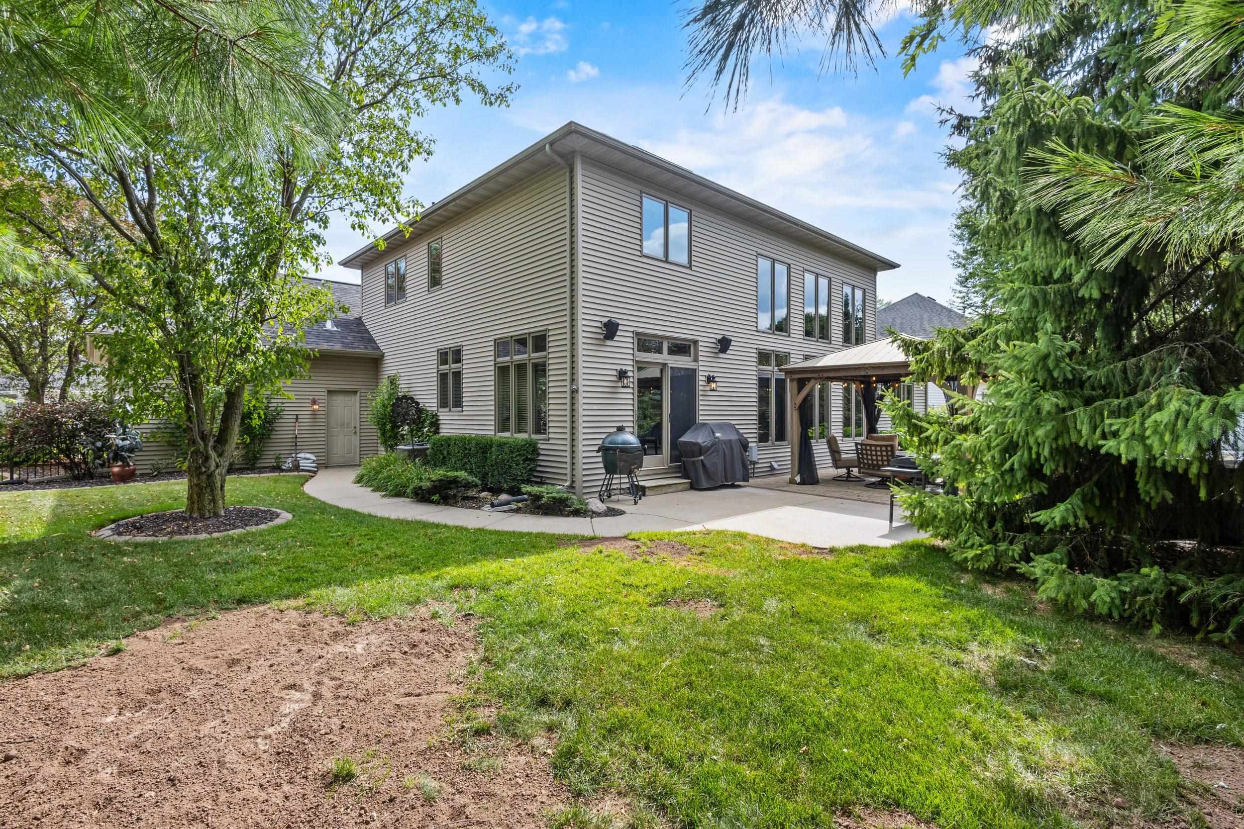 236 E THORNBROOK Lane