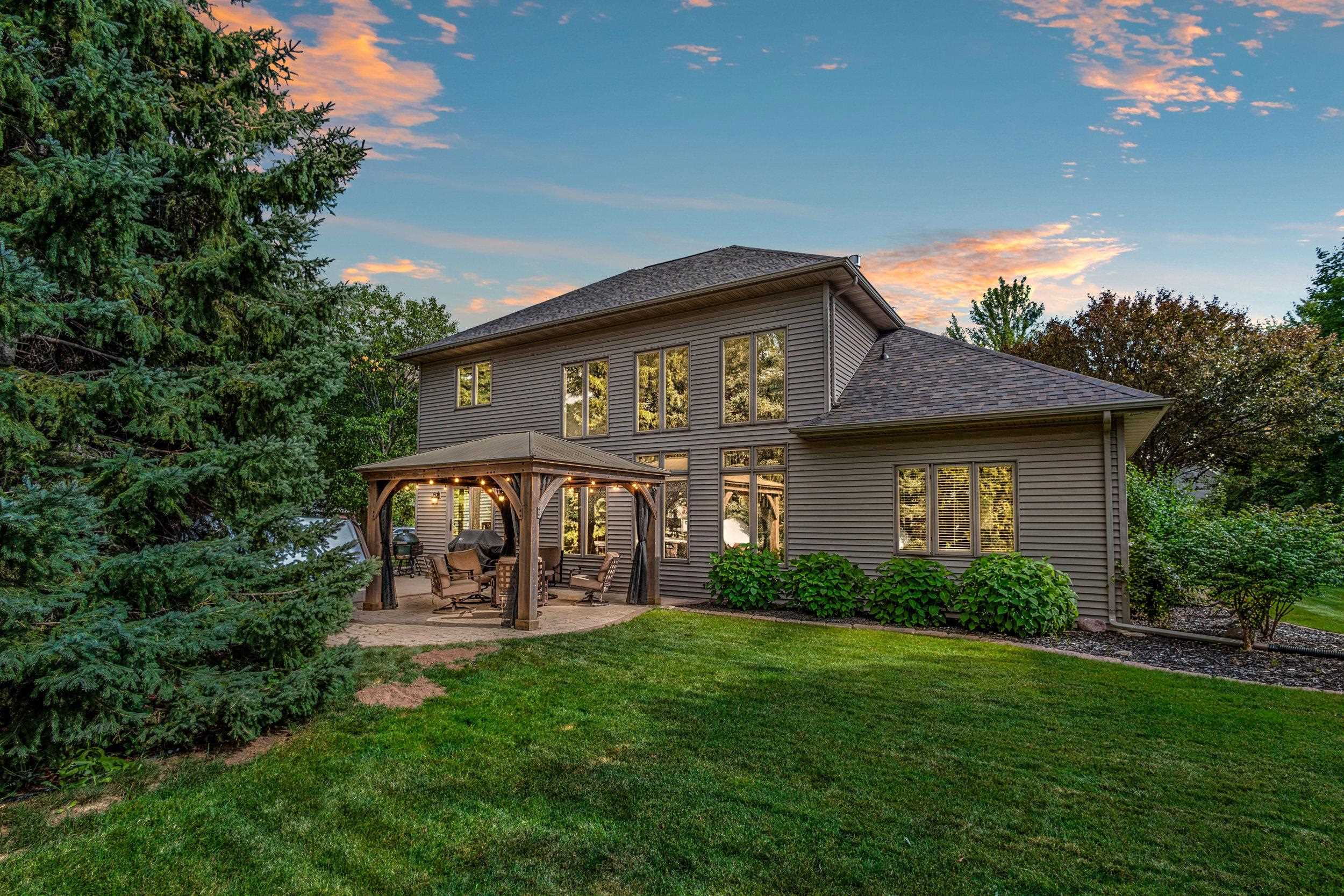236 E THORNBROOK Lane