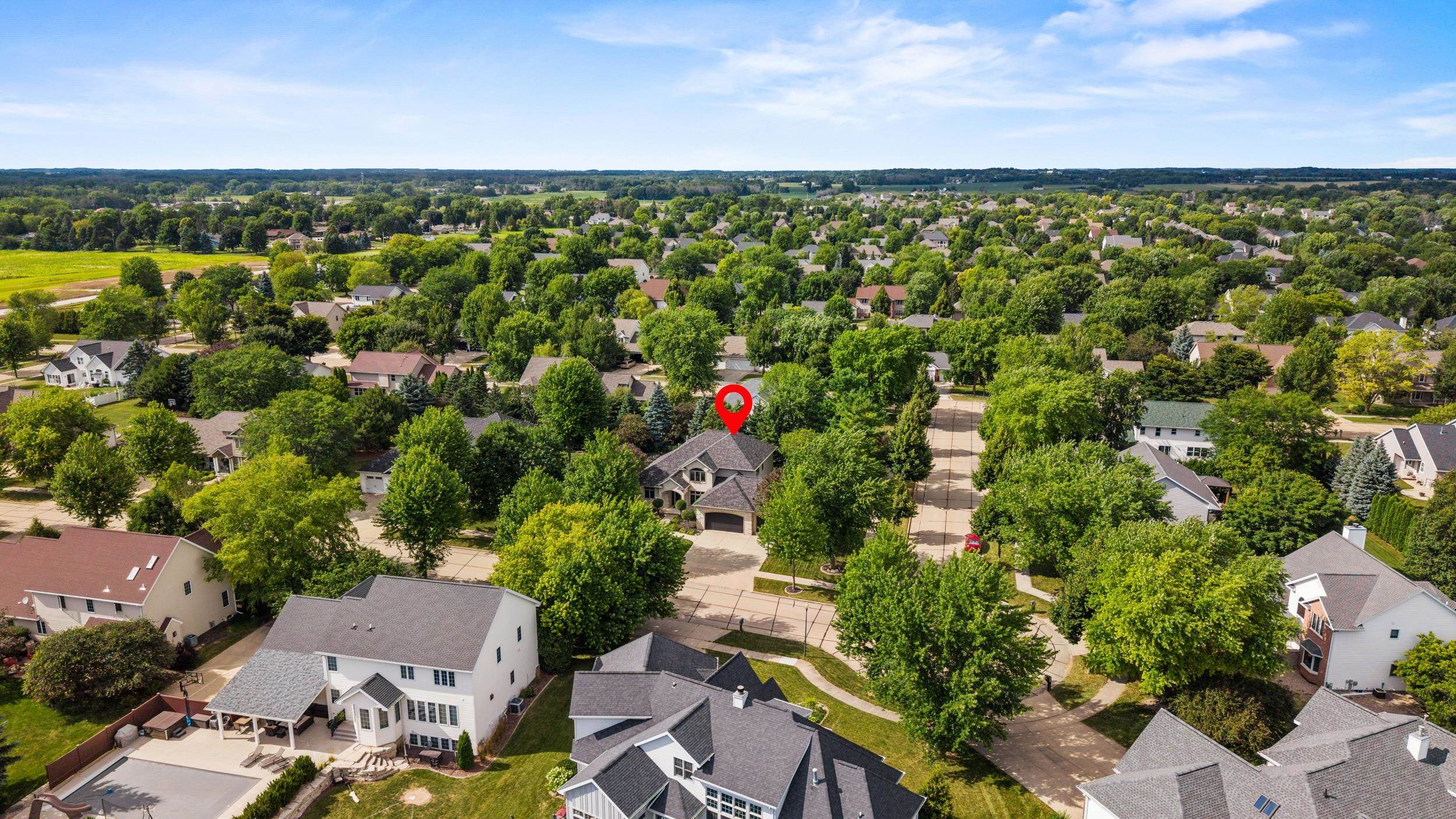 236 E THORNBROOK Lane