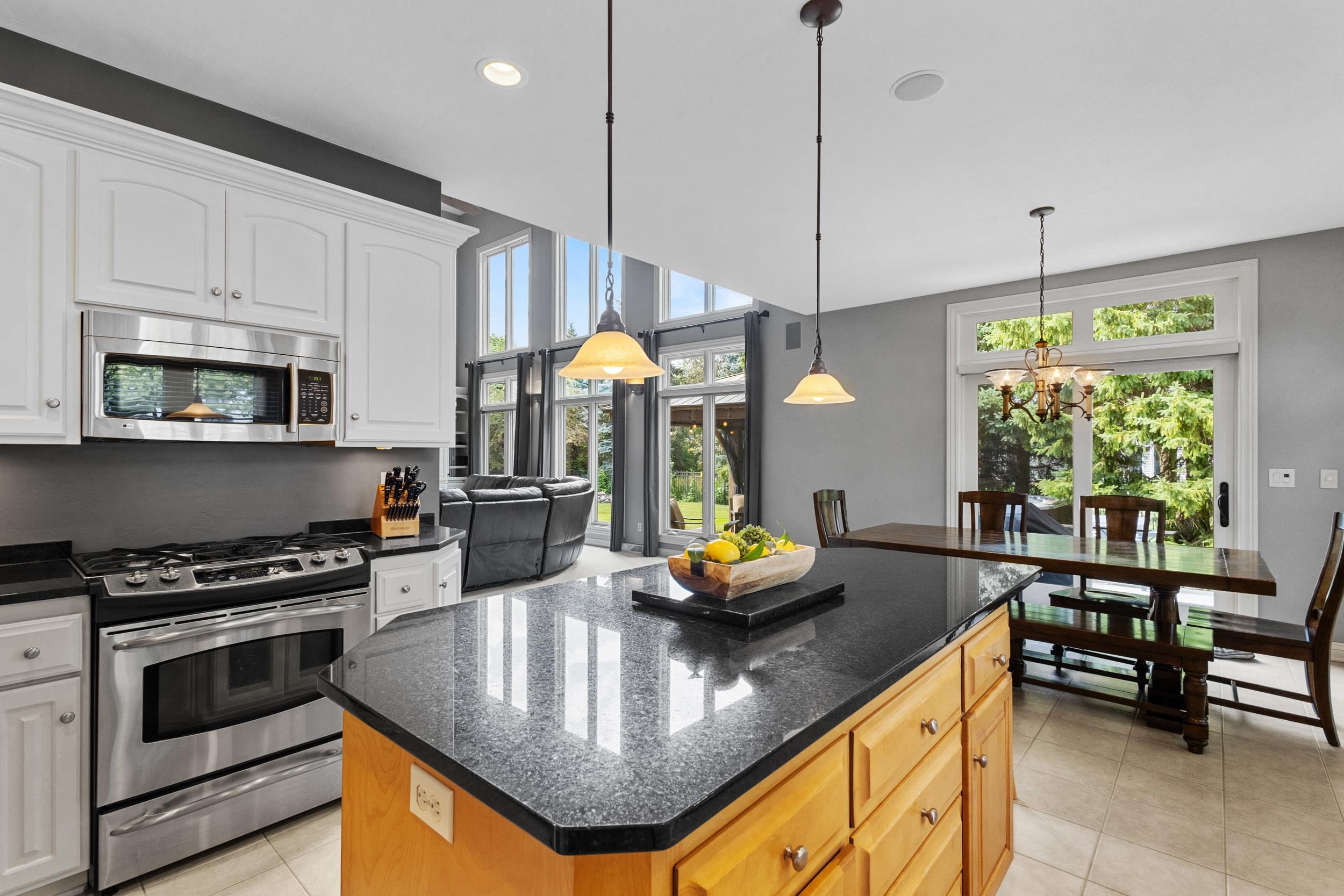 236 E THORNBROOK Lane