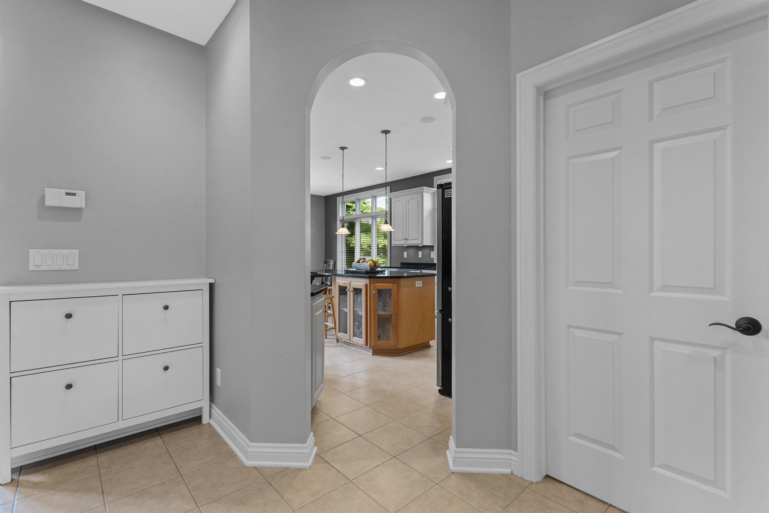 236 E THORNBROOK Lane
