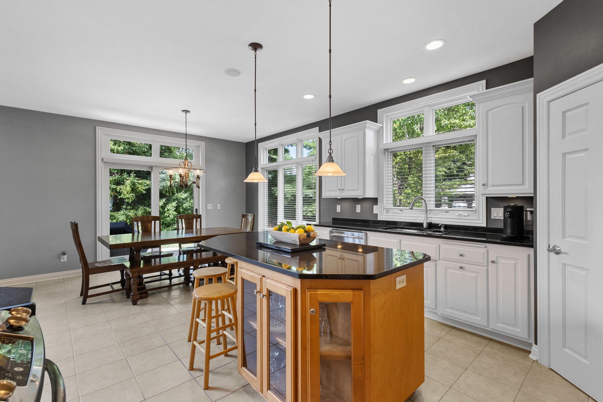 236 E THORNBROOK Lane