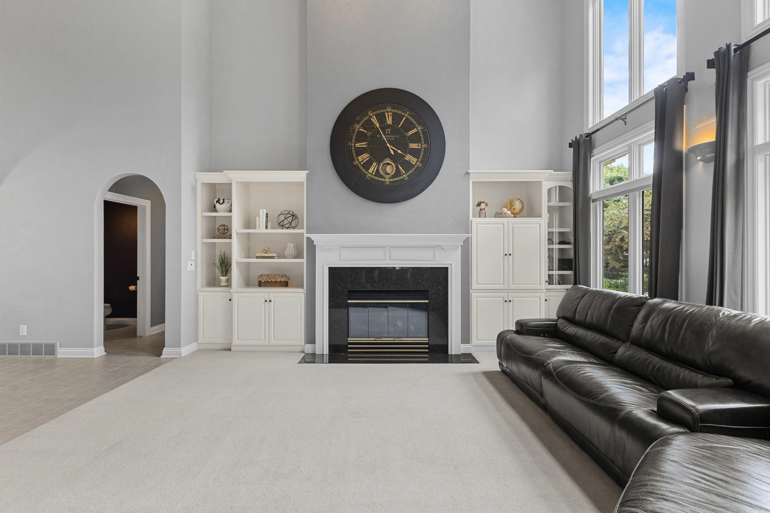 236 E THORNBROOK Lane