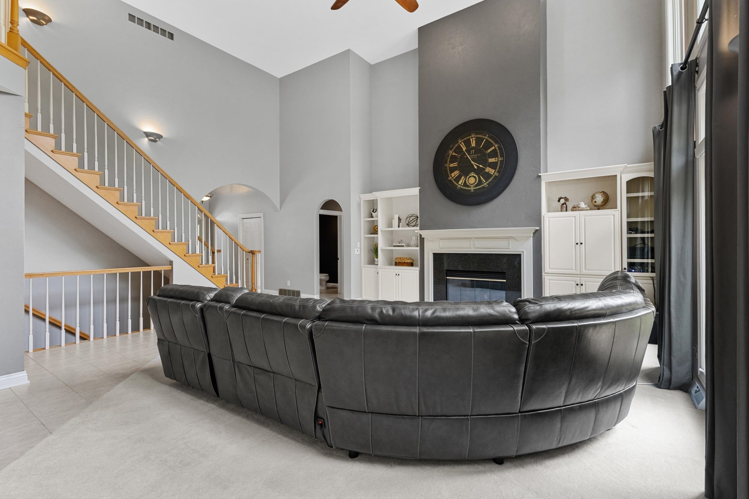 236 E THORNBROOK Lane