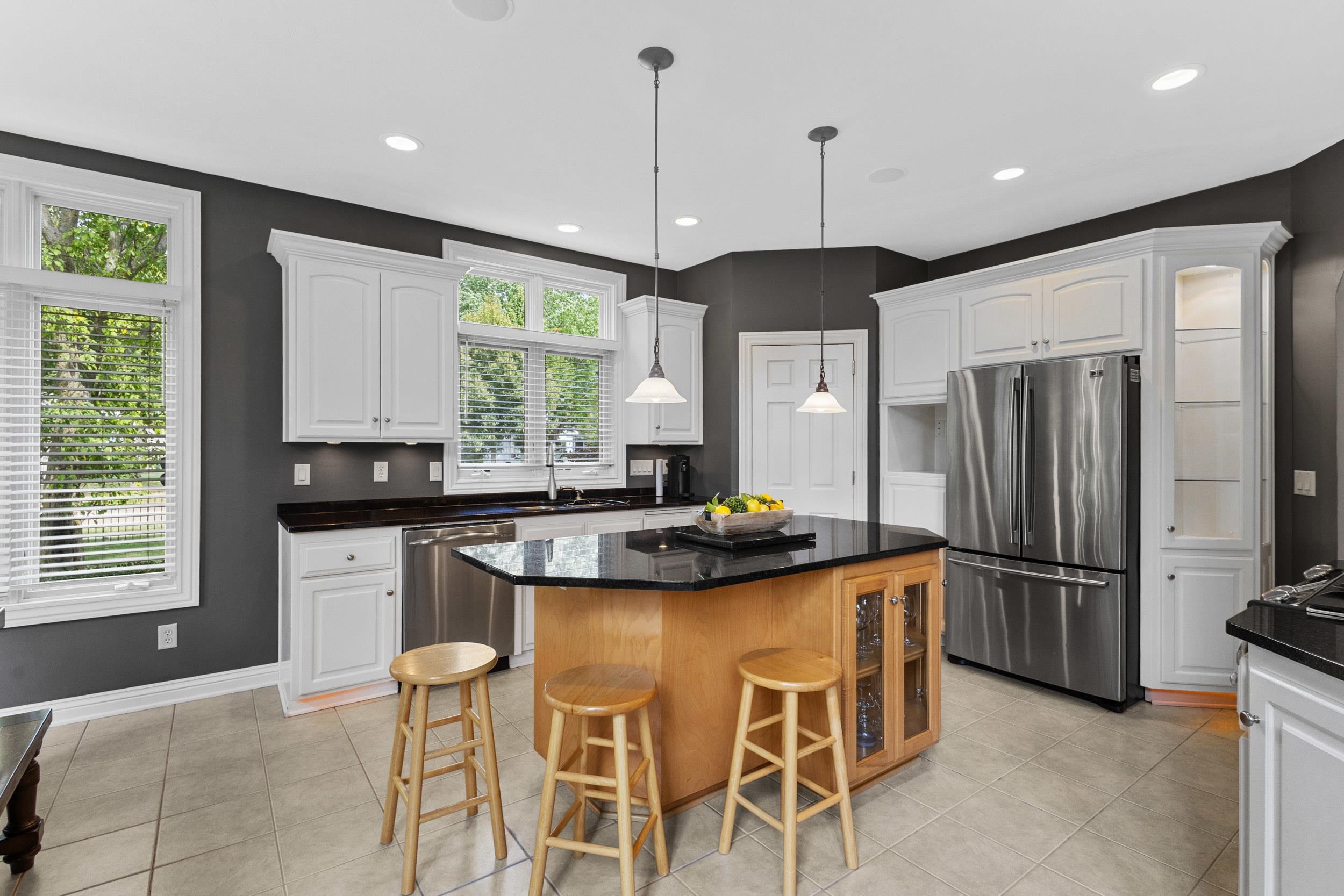 236 E THORNBROOK Lane
