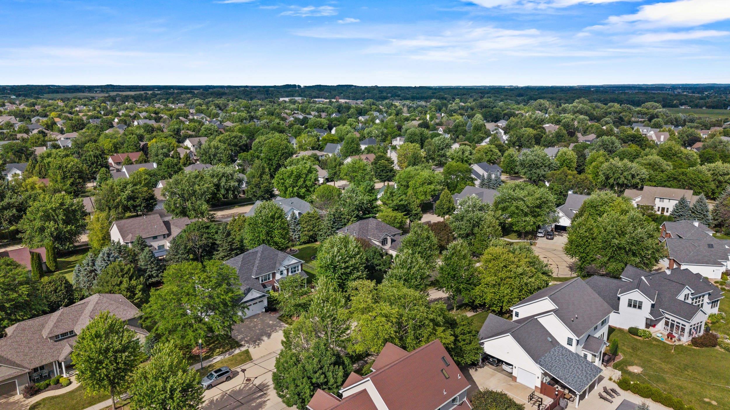 236 E THORNBROOK Lane