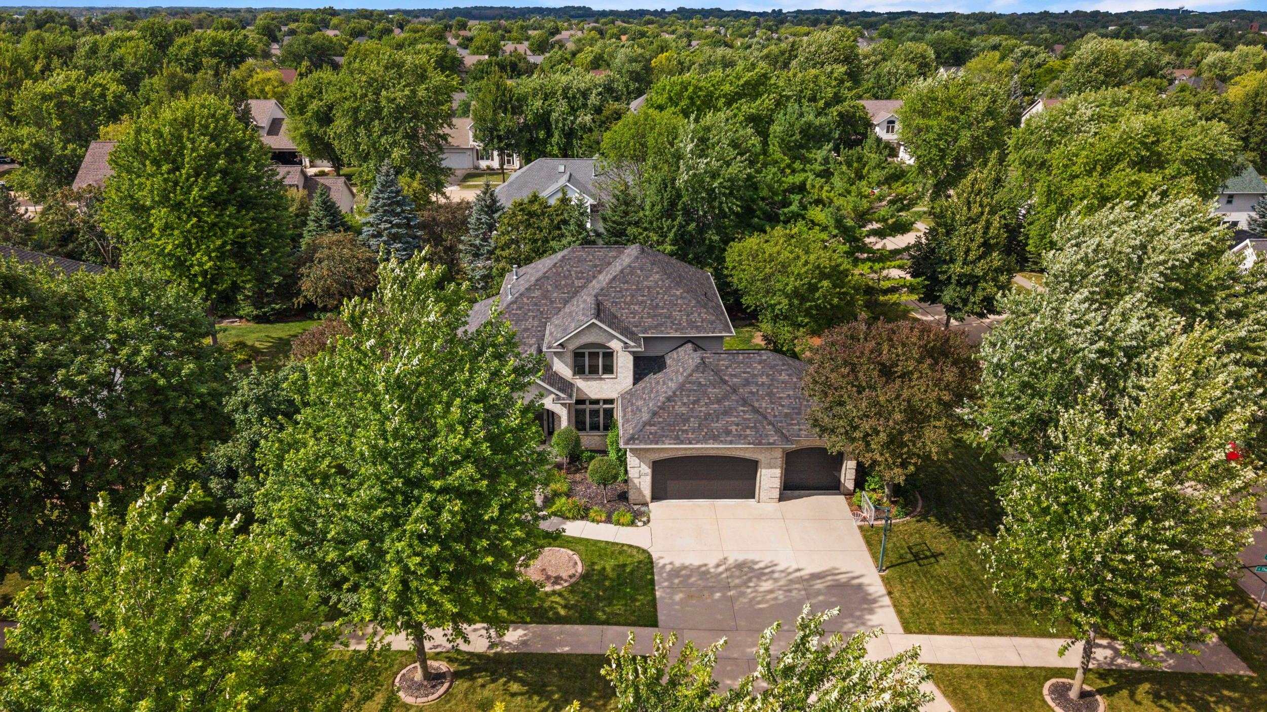 236 E THORNBROOK Lane