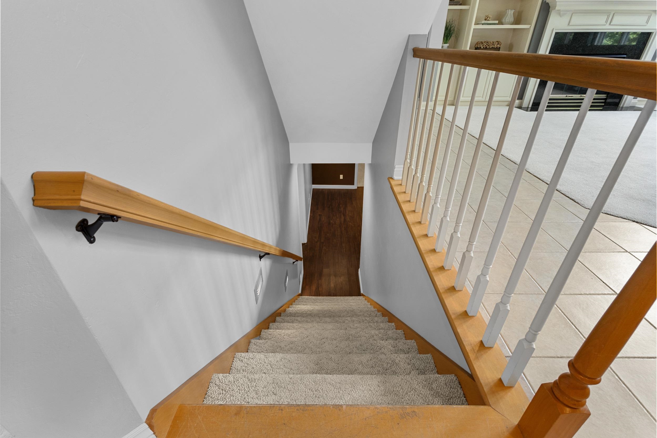 236 E THORNBROOK Lane