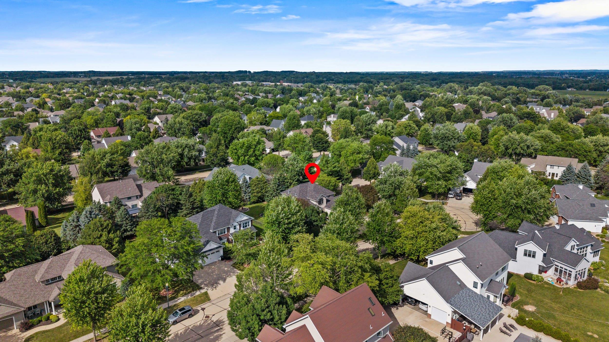 236 E THORNBROOK Lane