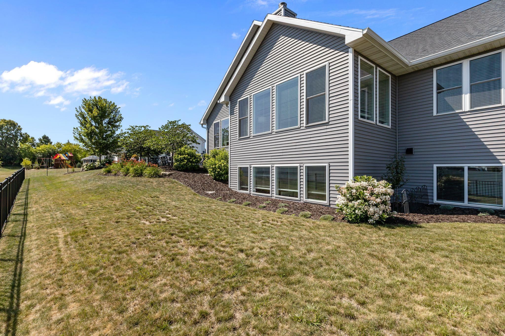 3001 W OLD OAK Drive
