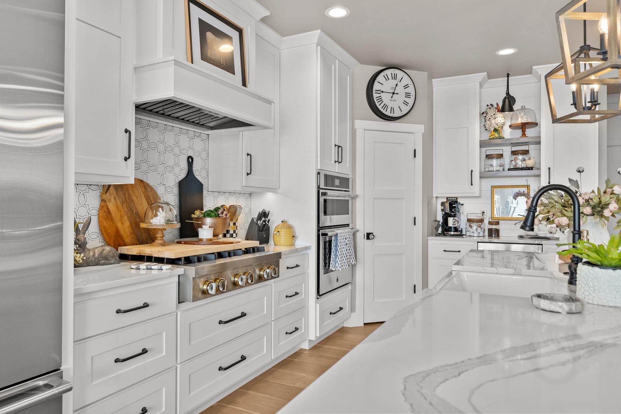 3001 W OLD OAK Drive