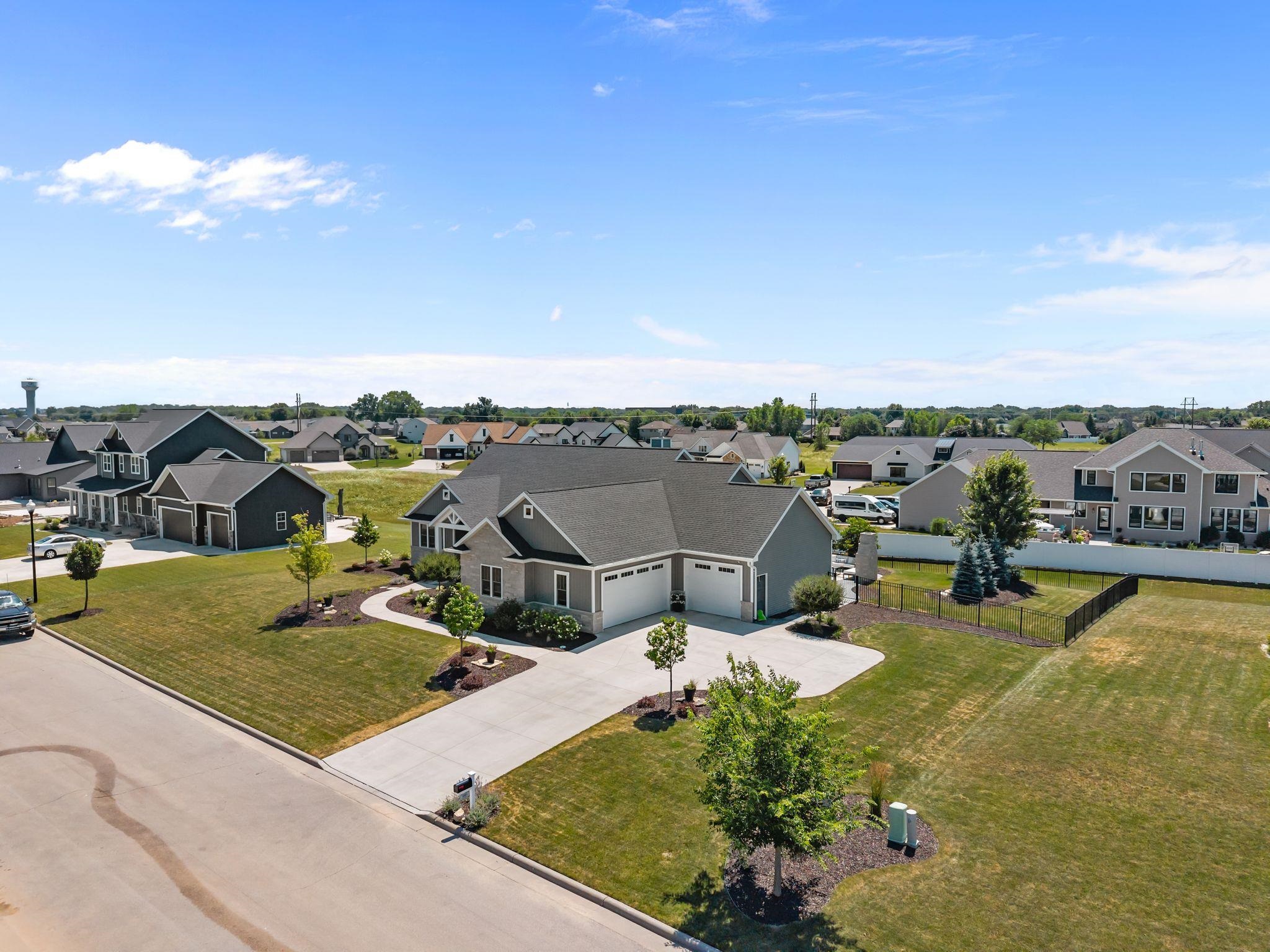 3001 W OLD OAK Drive