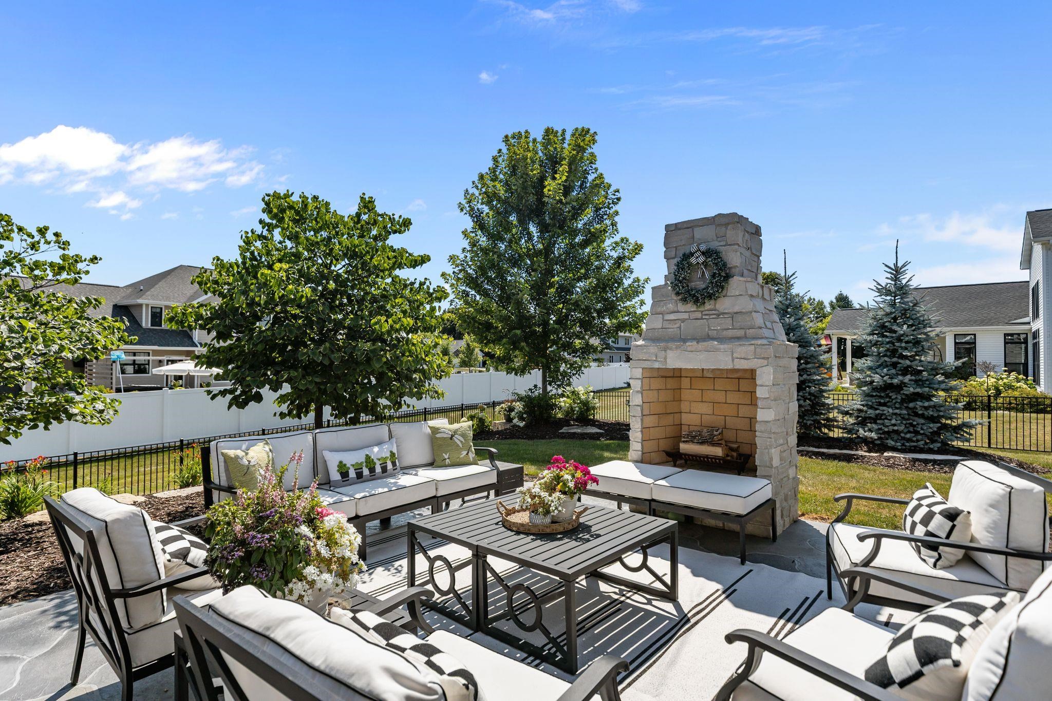 3001 W OLD OAK Drive