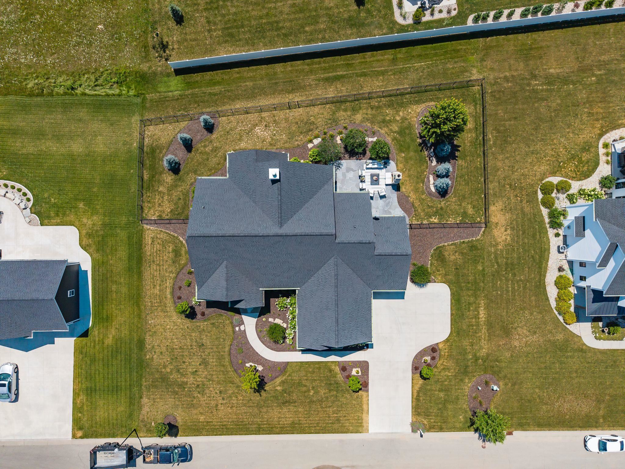 3001 W OLD OAK Drive