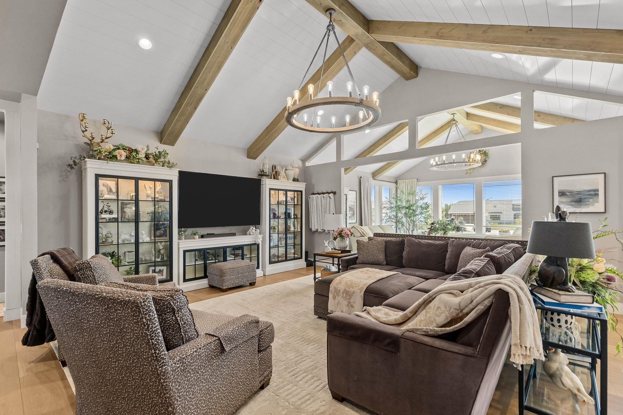 3001 W OLD OAK Drive