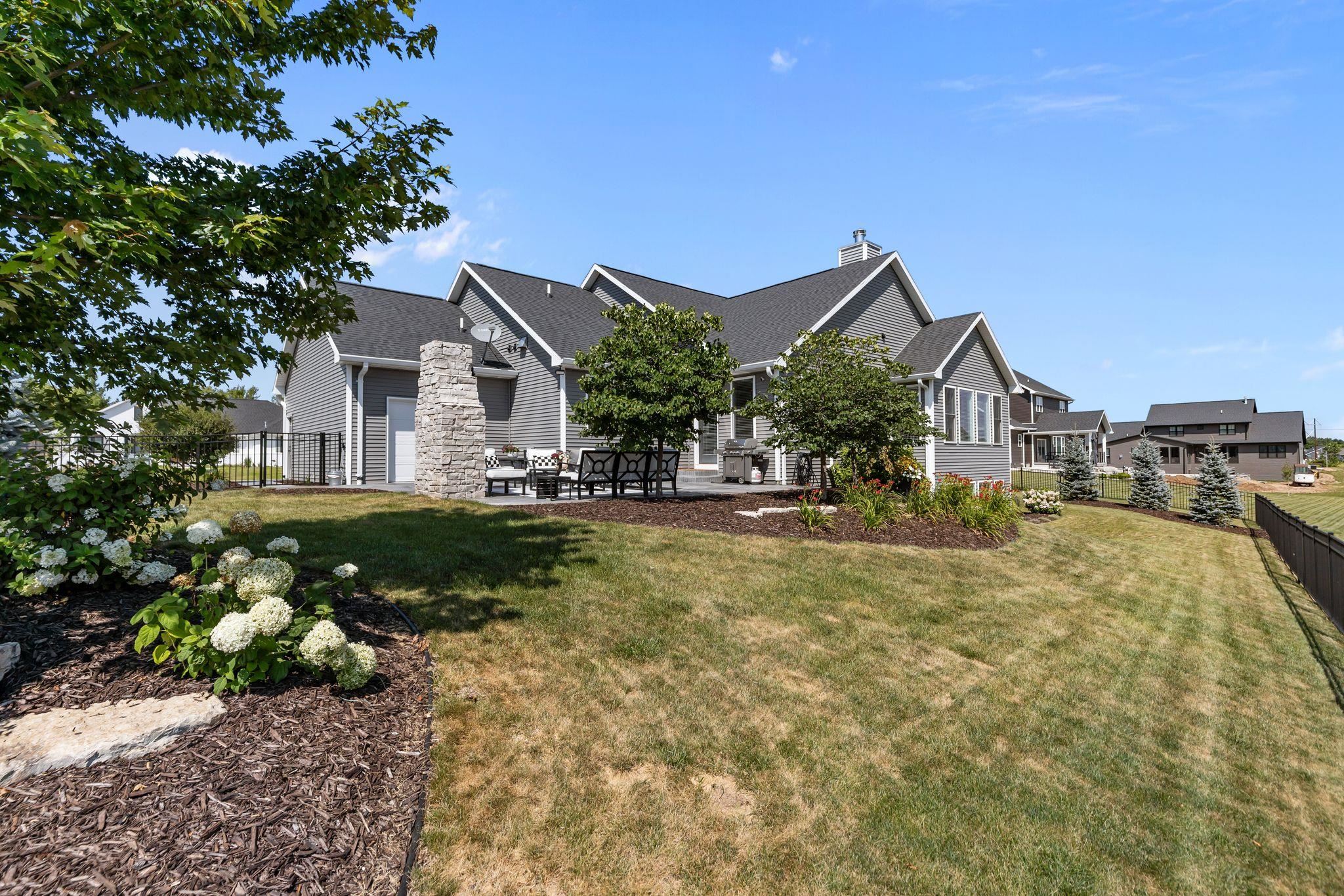 3001 W OLD OAK Drive