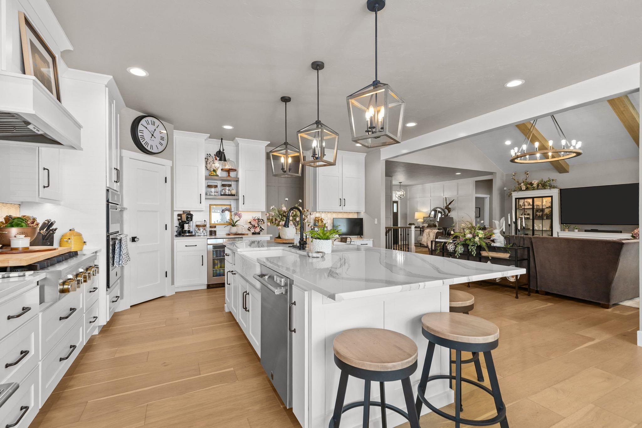 3001 W OLD OAK Drive