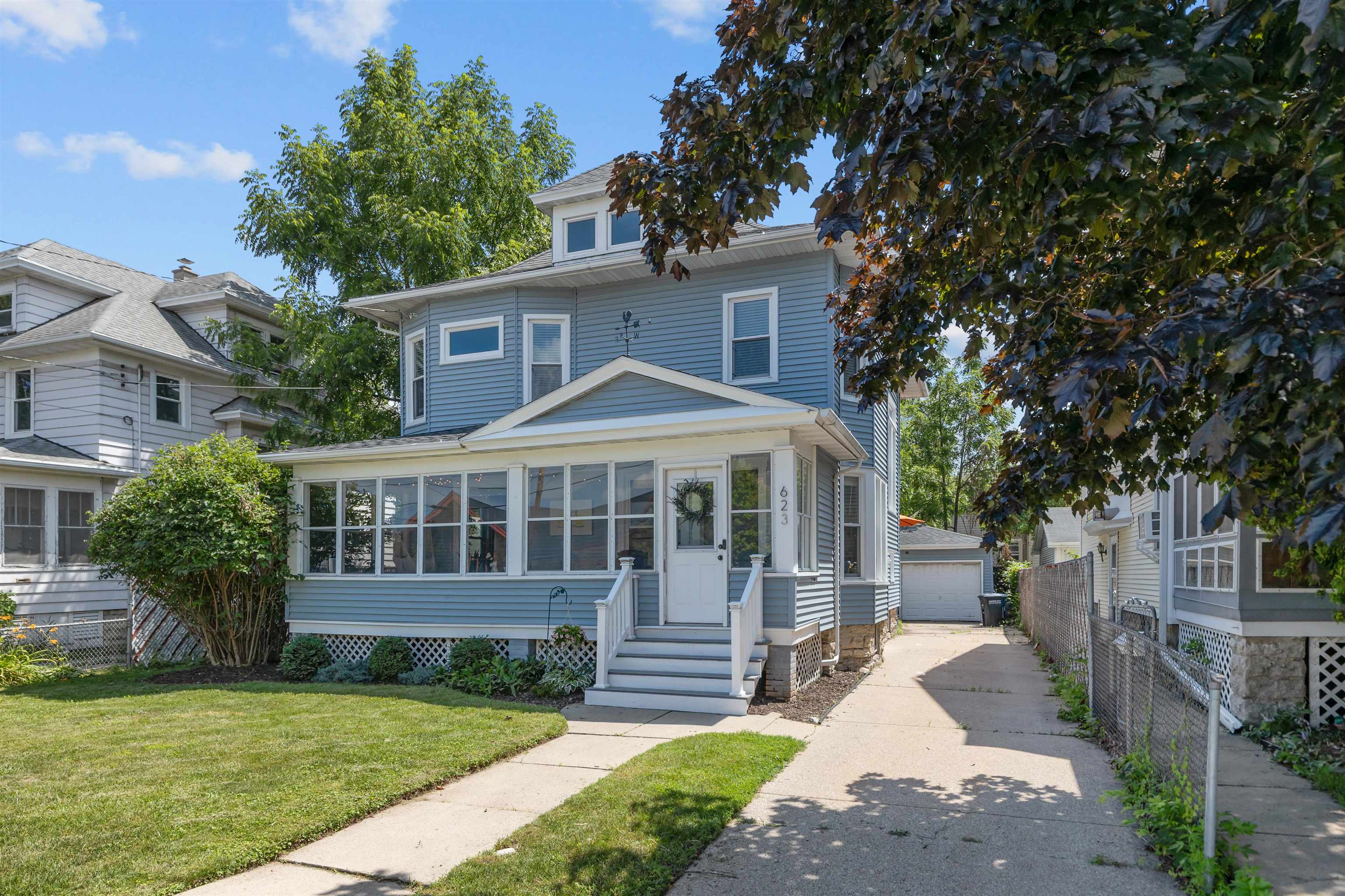 623 W NEW YORK Avenue