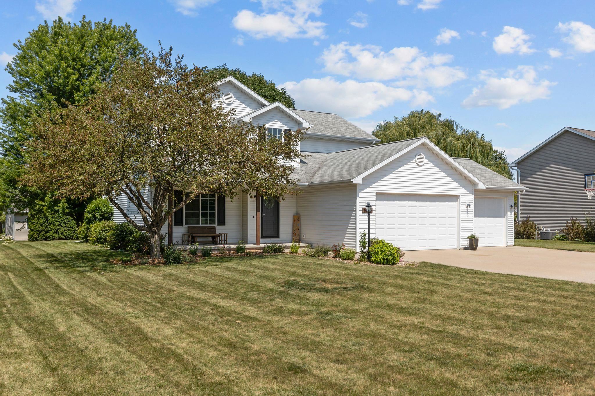 W5876 BLUE BONNET Drive