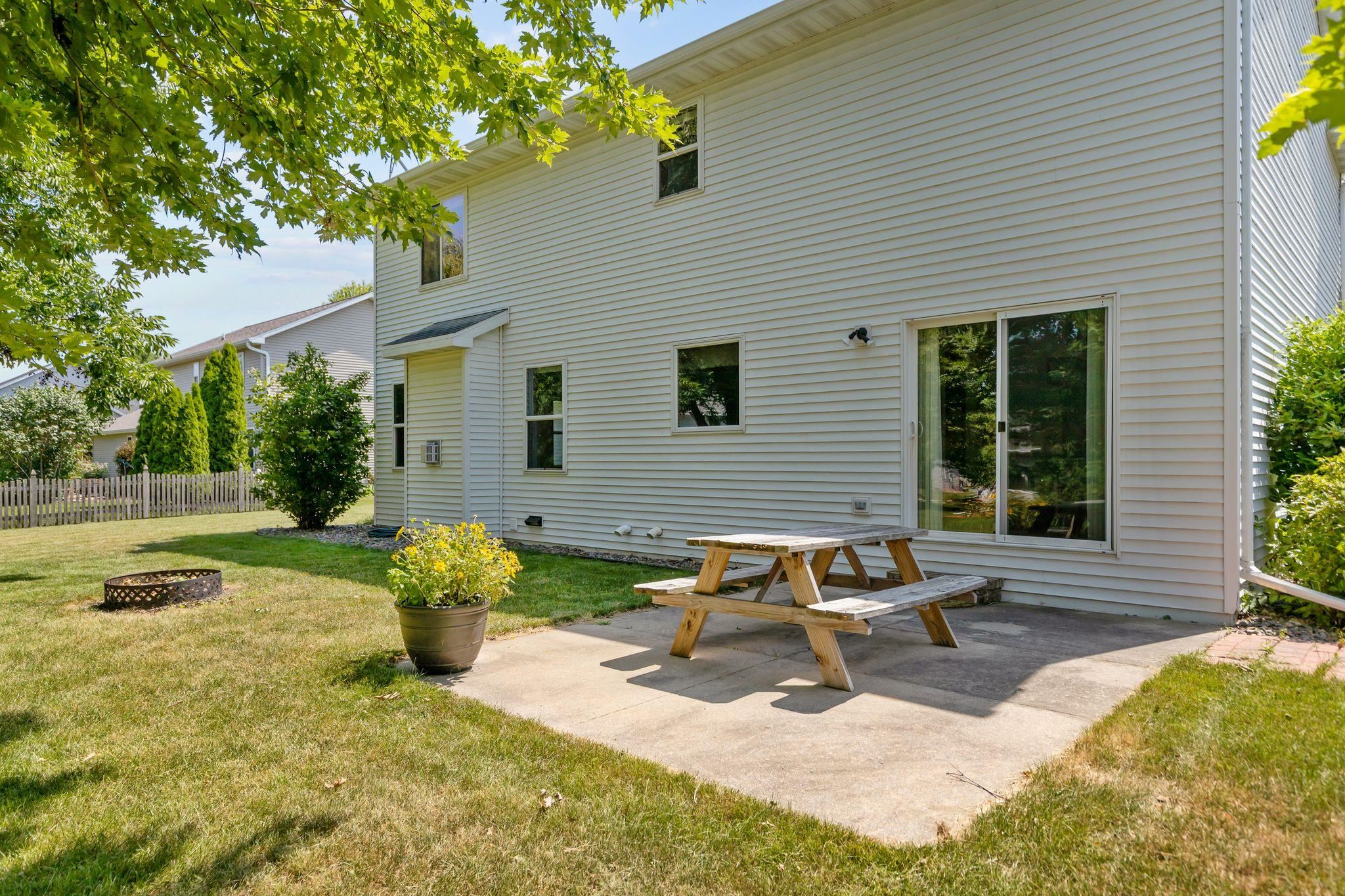 W5876 BLUE BONNET Drive