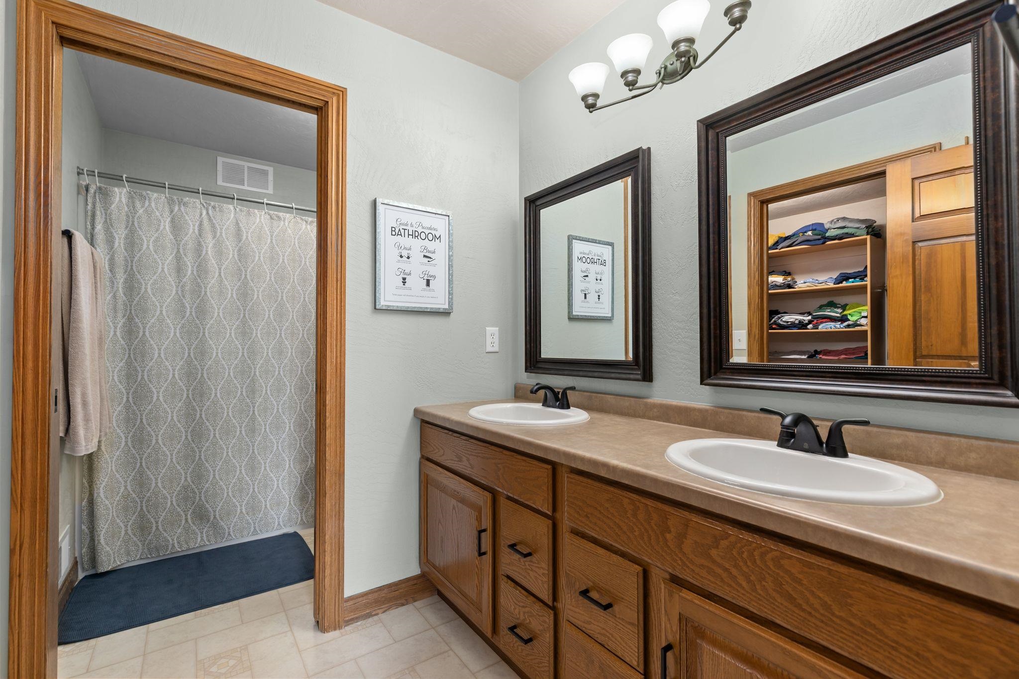 W5876 BLUE BONNET Drive