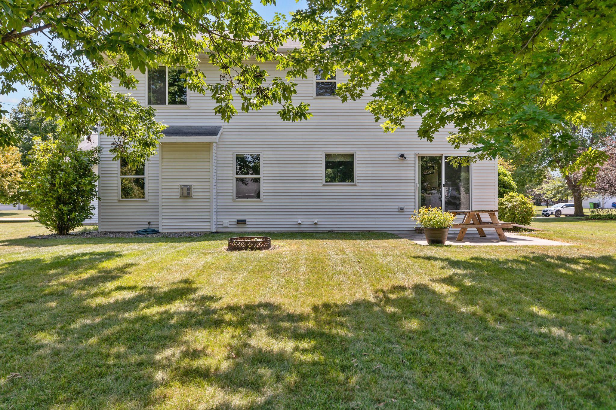 W5876 BLUE BONNET Drive