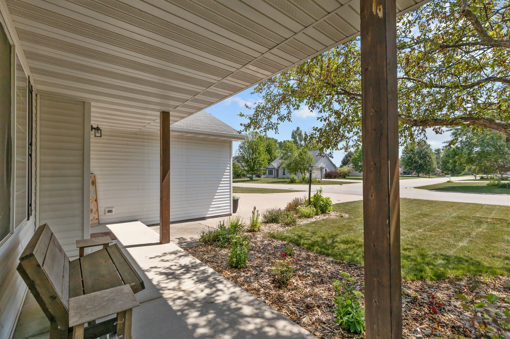 W5876 BLUE BONNET Drive