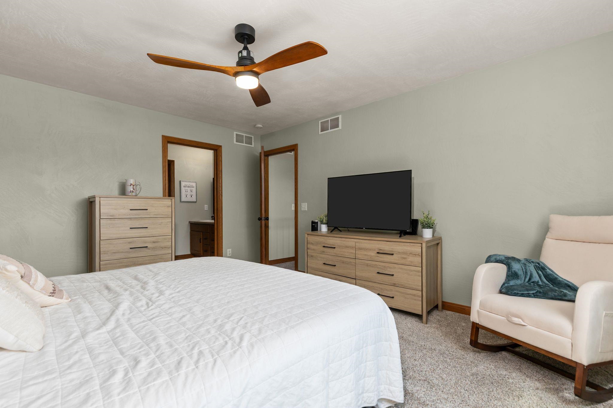 W5876 BLUE BONNET Drive
