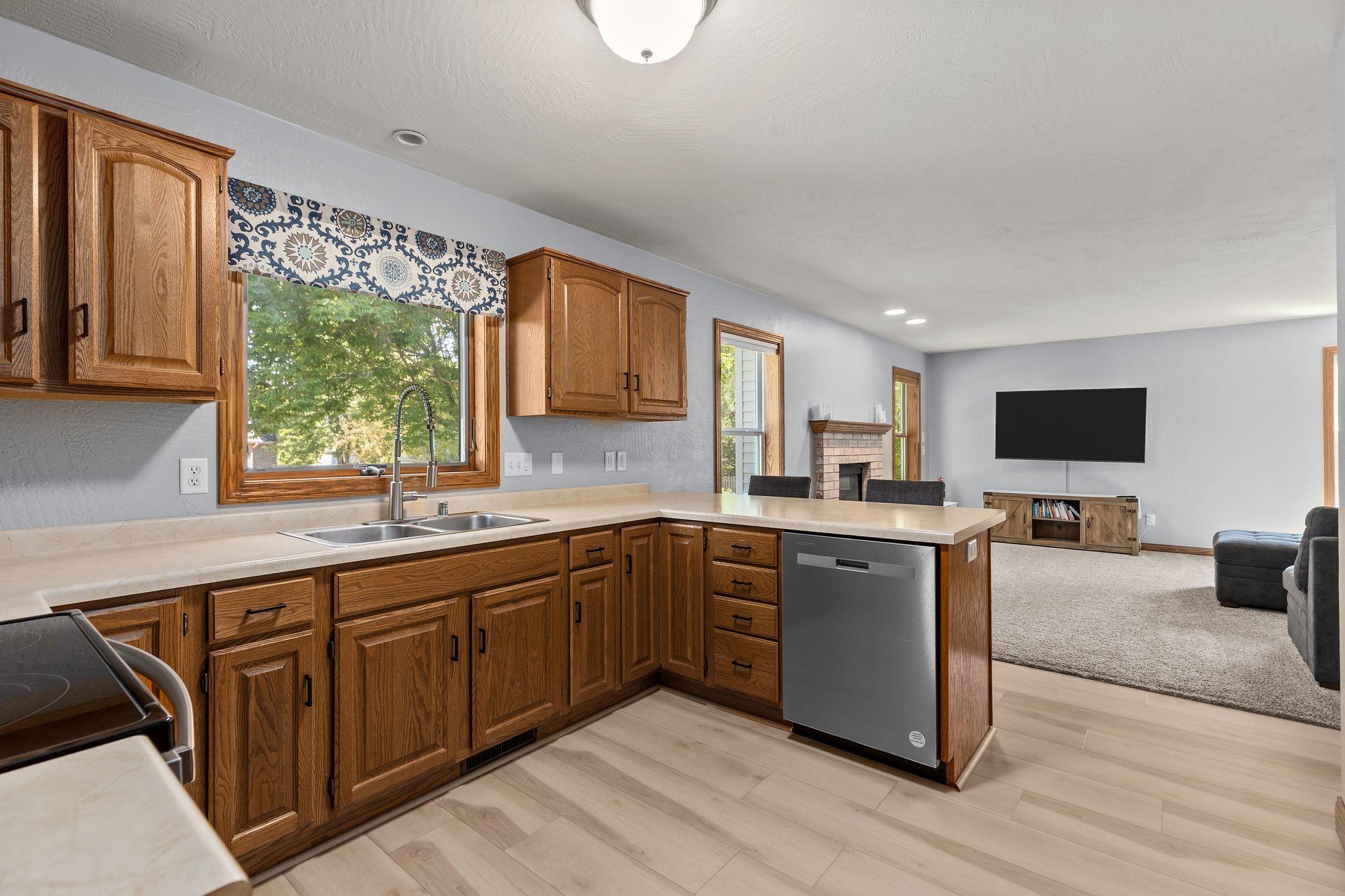 W5876 BLUE BONNET Drive