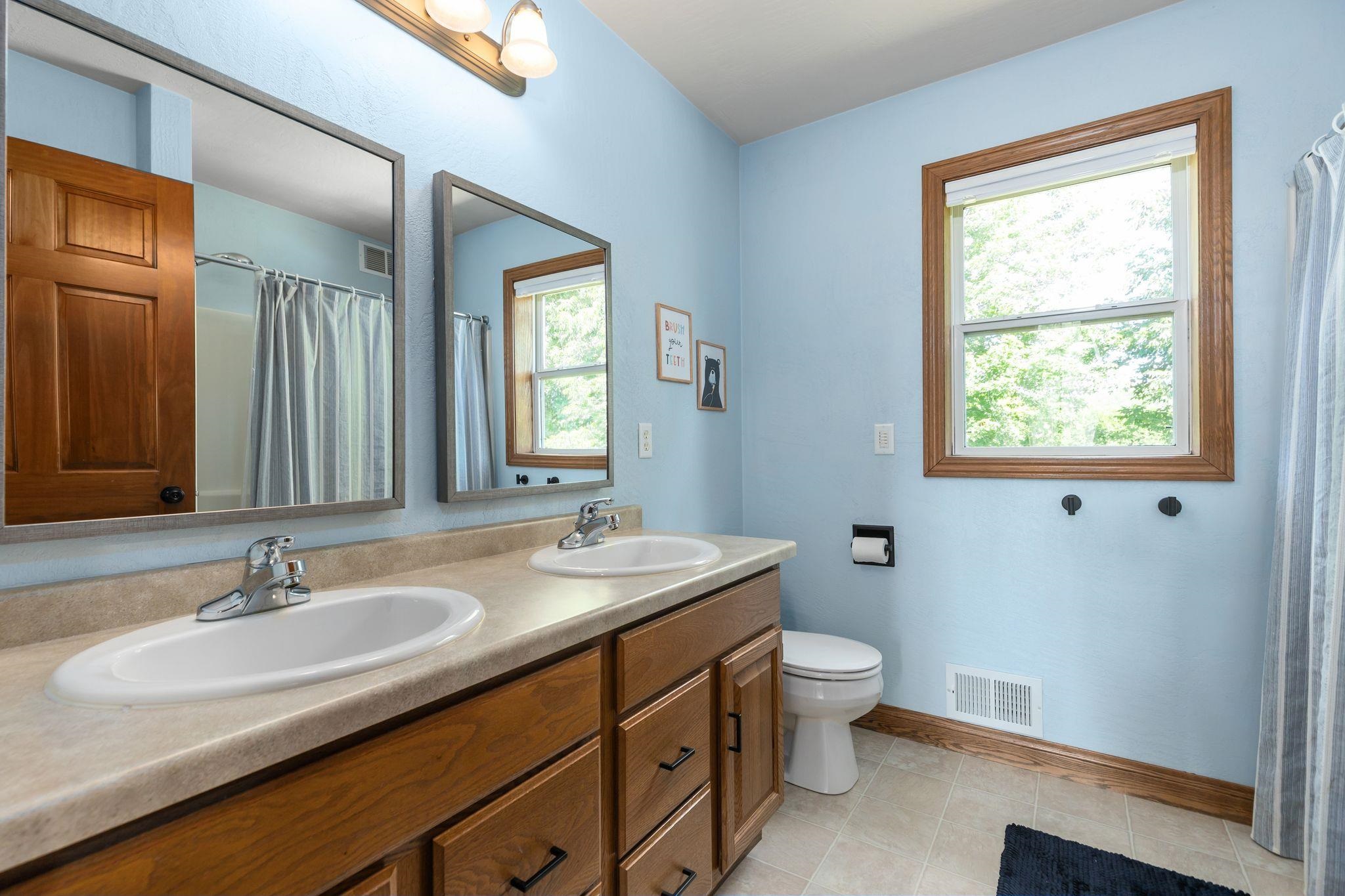 W5876 BLUE BONNET Drive