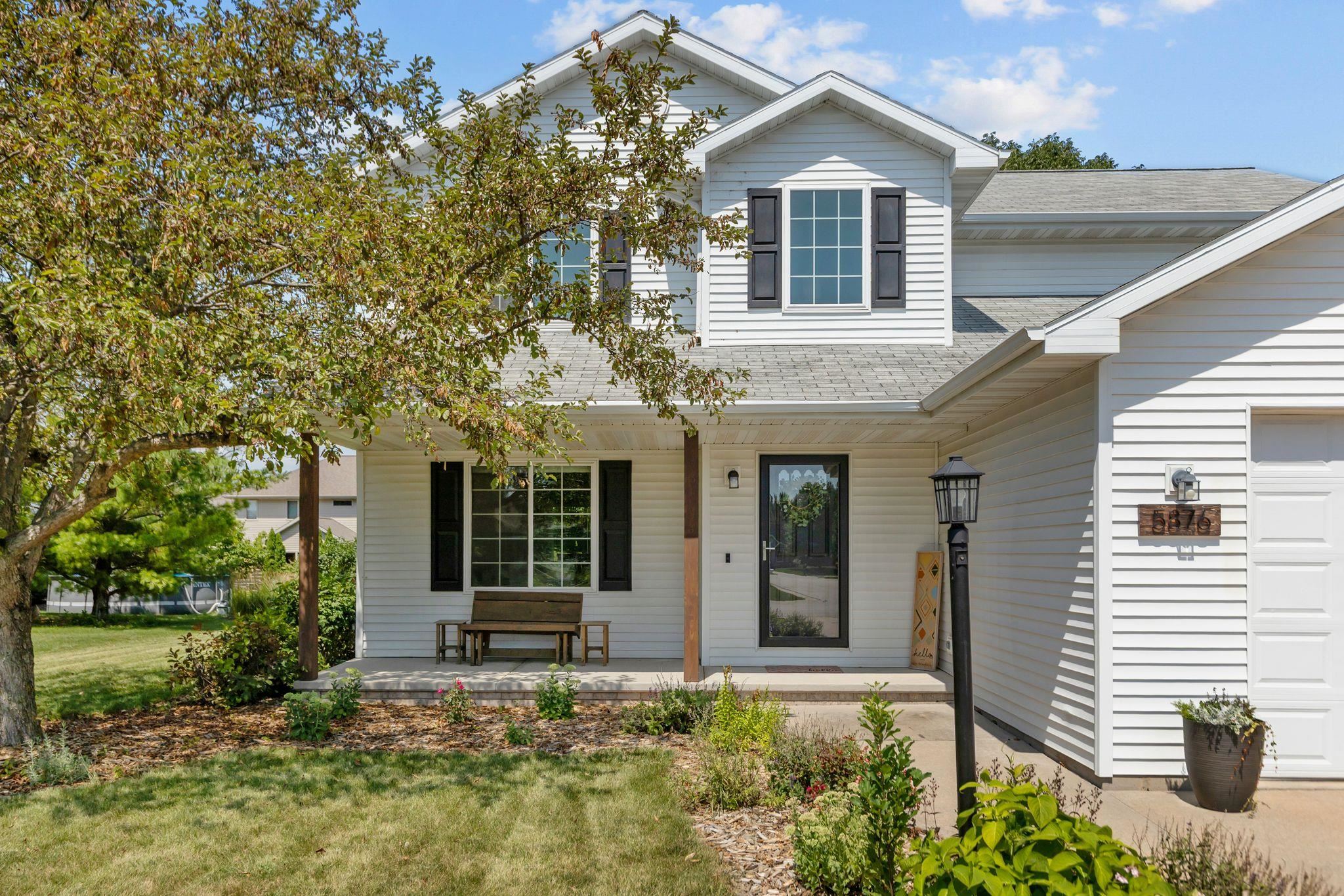 W5876 BLUE BONNET Drive