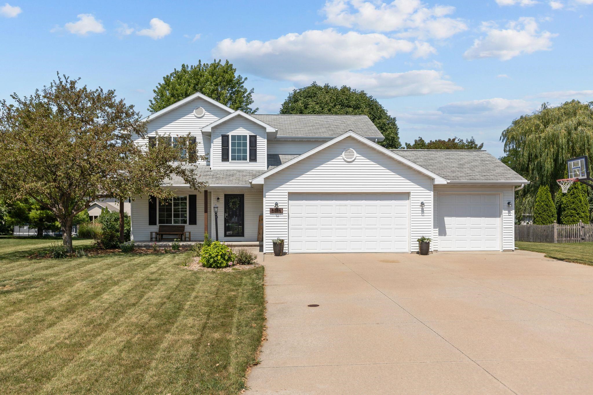 W5876 BLUE BONNET Drive