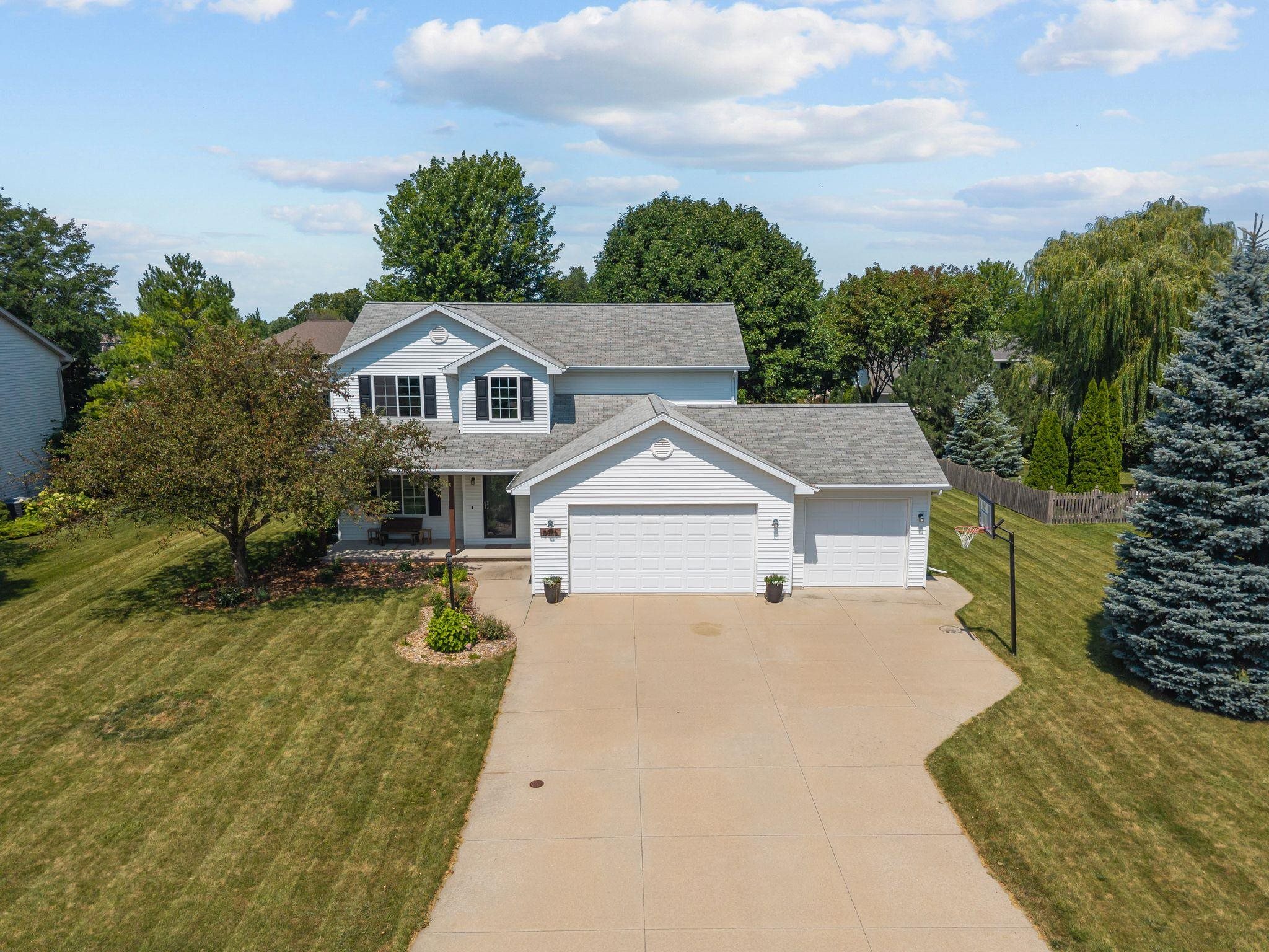 W5876 BLUE BONNET Drive