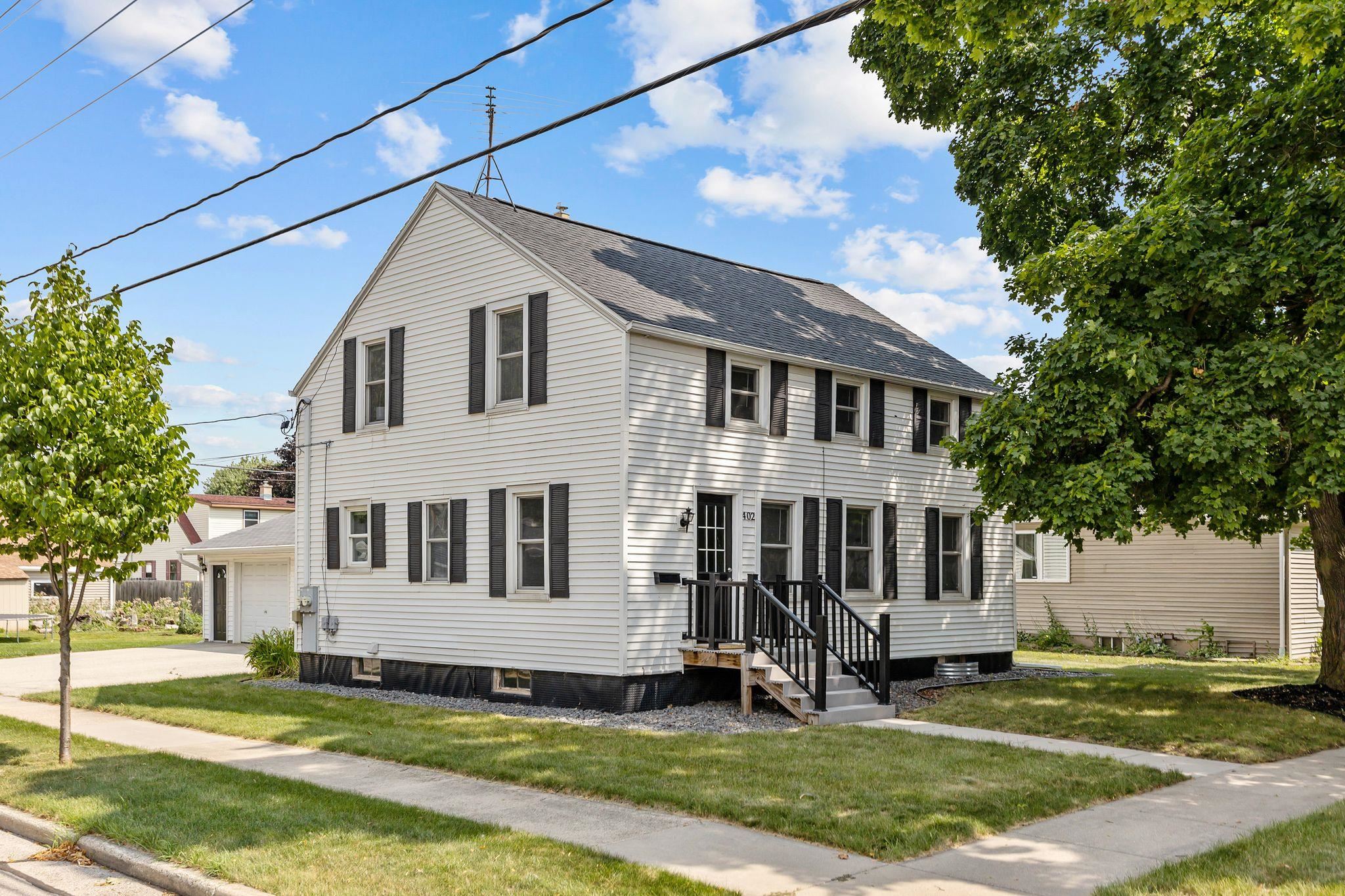 402 E HARDING Drive